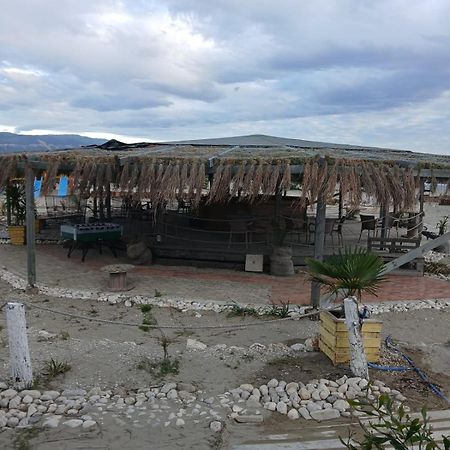 Zulu Beach Bungalow 2 Vlora Kültér fotó